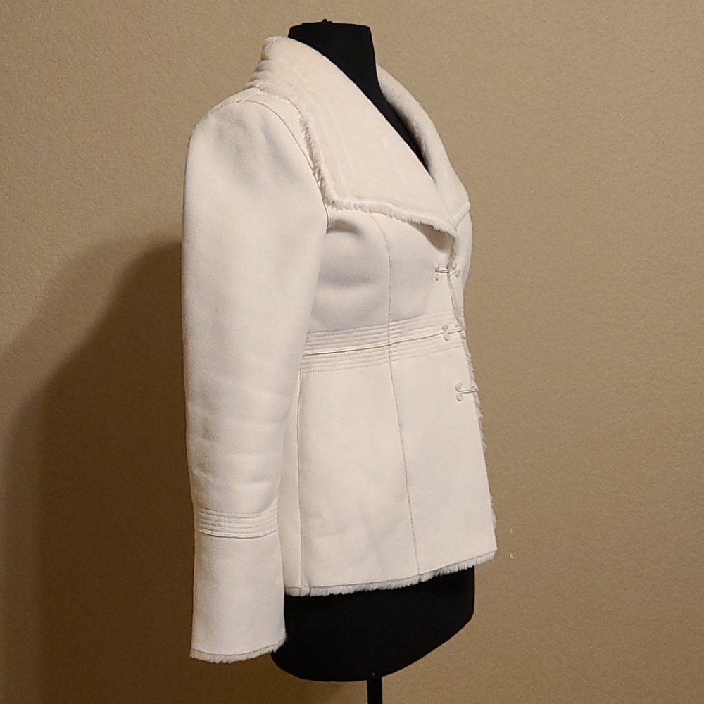 White House Black Market coat - Picture 3 of 16